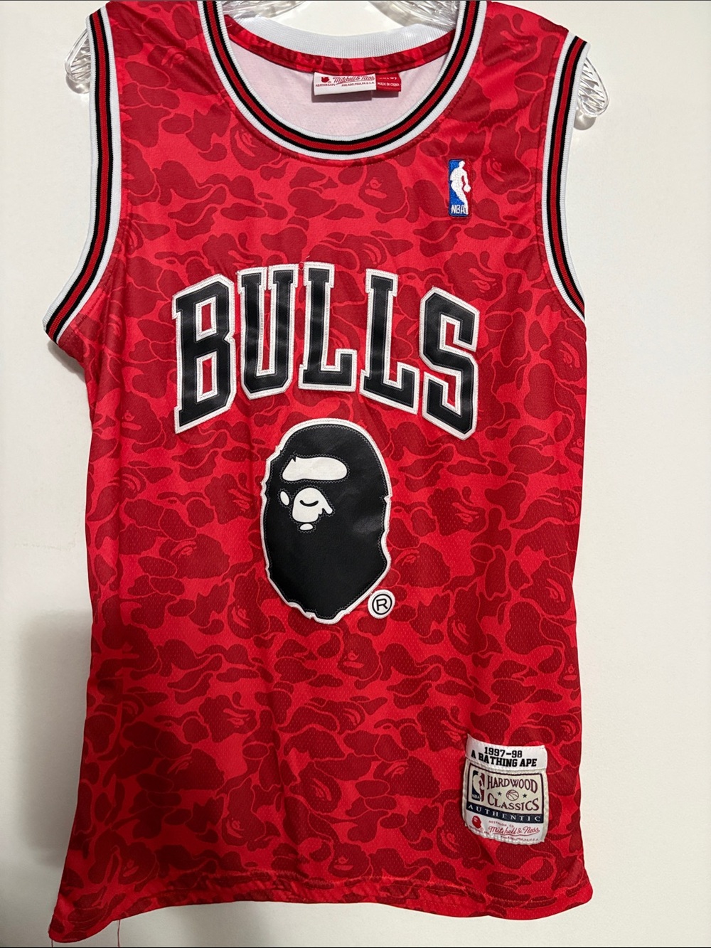 x BAPE/Chicago Bulls Red Camo Kids Jersey